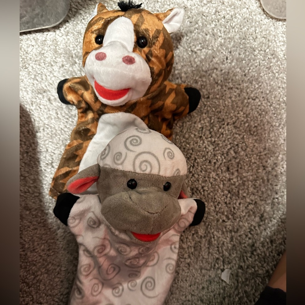 Animal Hand Puppets - Giraffe and Sheep